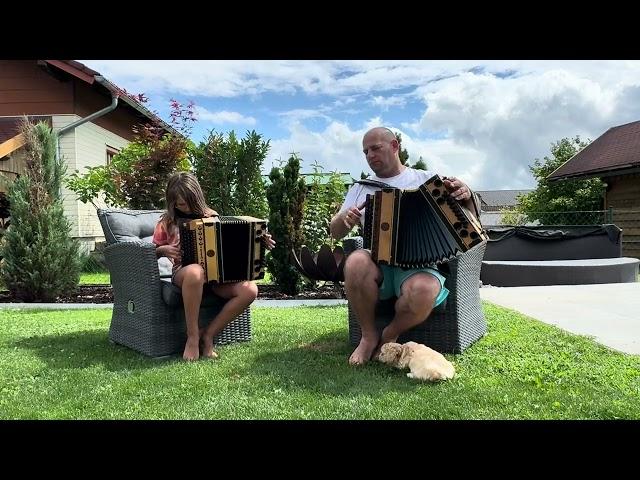 Steirische Harmonika, Im Rinderfeld Walzer von Anton Mooslechner powert by Angelina Fink.