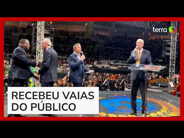 Eduardo Cunha é vaiado durante culto no RJ; ex-deputado fala em ‘infiltração de grupos políticos’