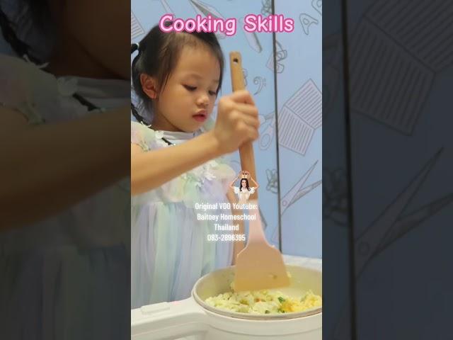 4 years old kid cooks: Baitoey Homeschool