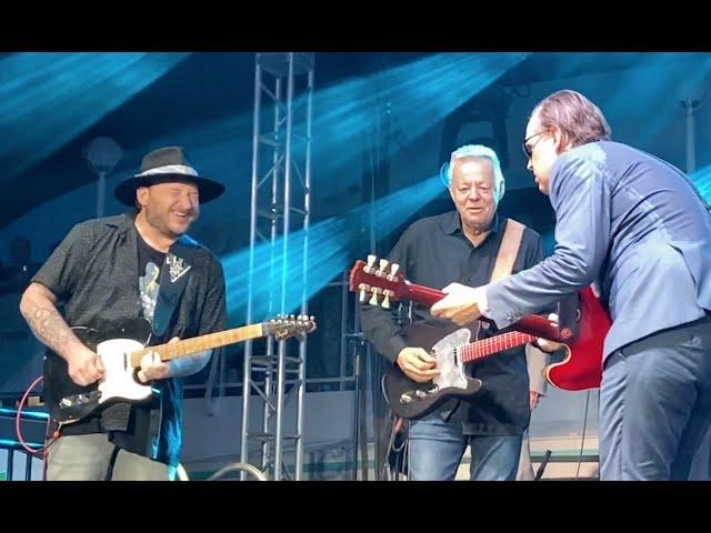 Surprising guitar duel!!~Joe Bonamassa, Tommy Emmanuel & Josh Smith