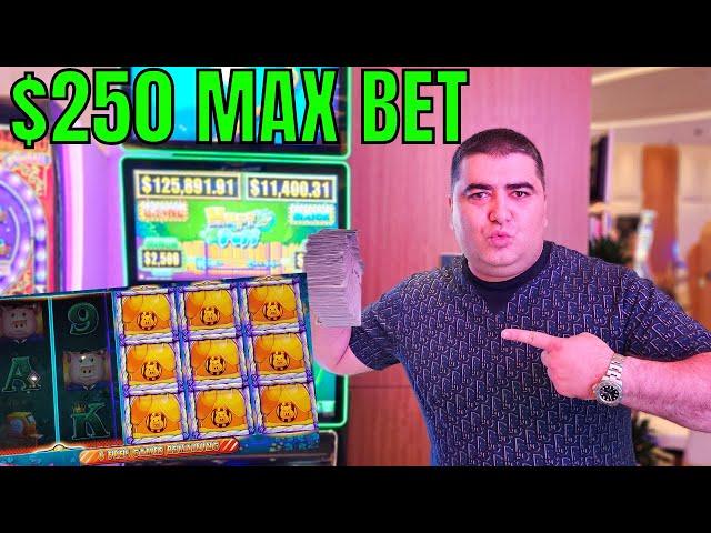 Craziest Session On ORIGINAL Huff N Puff Slot Machine $250 MAX BETS