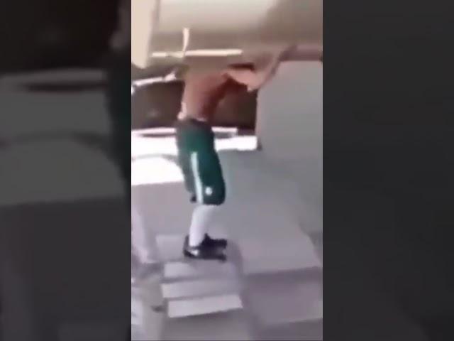 Crackhead carries fridge #shorts #memes #crackhead