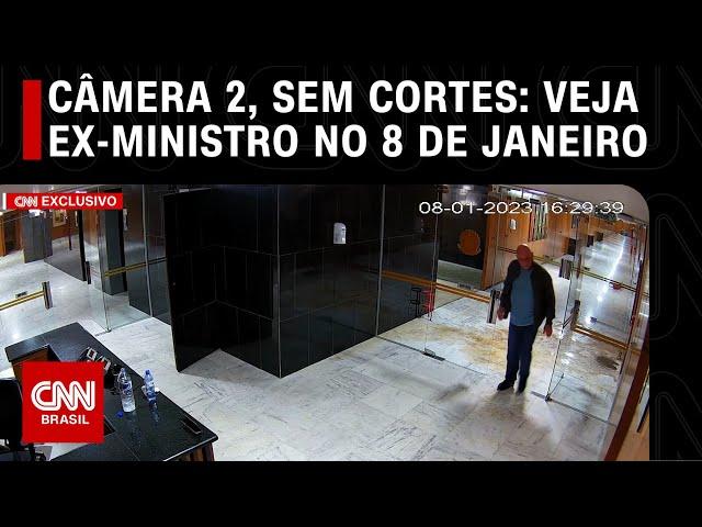 Veja imagens sem cortes do ex-ministro do GSI nos ataques ao Planalto em 8/1 - Câmera 2 | CNN BRASIL