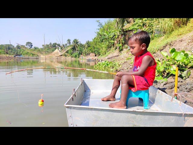 Omg!!Professional little Boy hunting big fish by hook in village river ||fish video