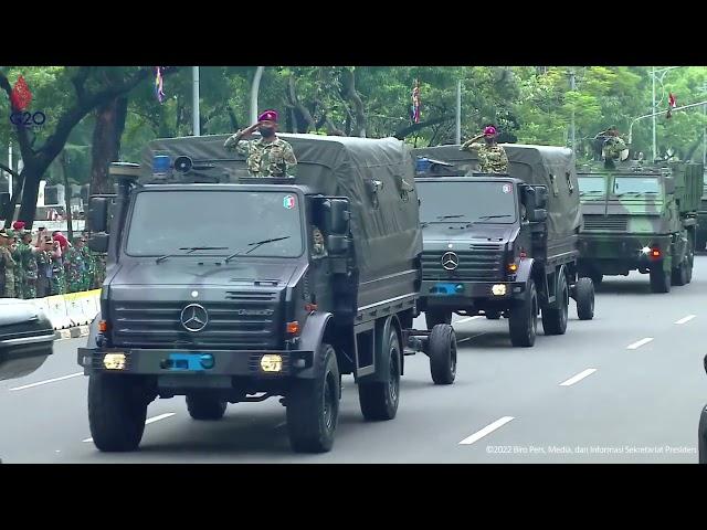 Mantab! Parade Alutsista di Upacara HUT ke-77 TNI