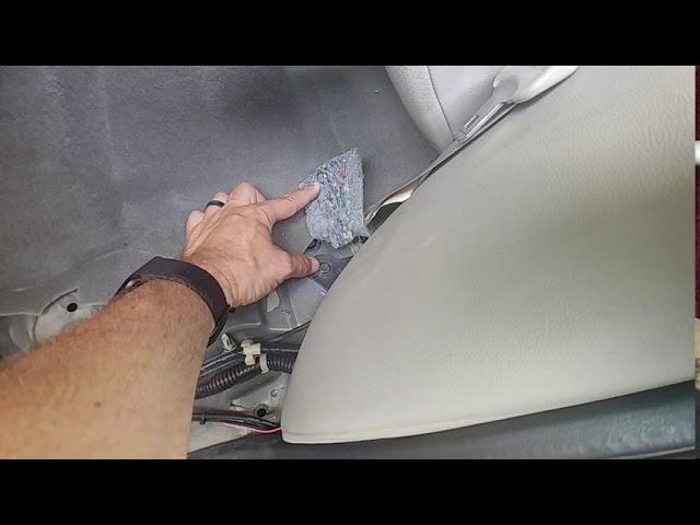 2007 Acura Rdx healiner replacement part 2 / How to remove the far back side panels