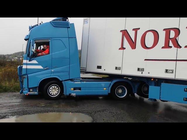 Норвежский автопоезд длиной 32 метра / Norwegian road train 32 meters long