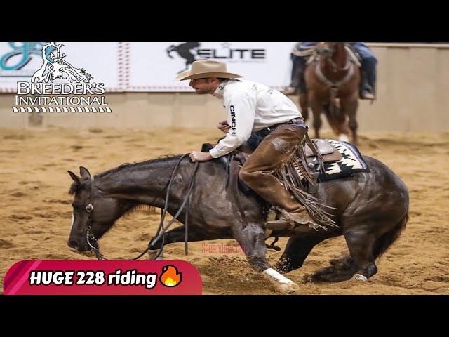 Jesse Lennox Cutting Horses marking a HUGE 228! Riding