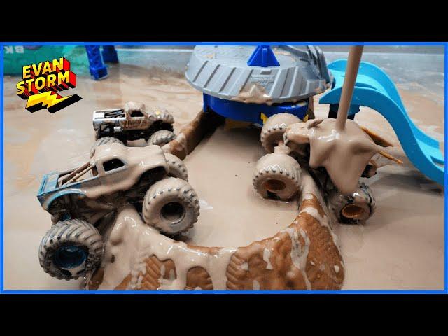 Monster Trucks EPIC Mud Racing