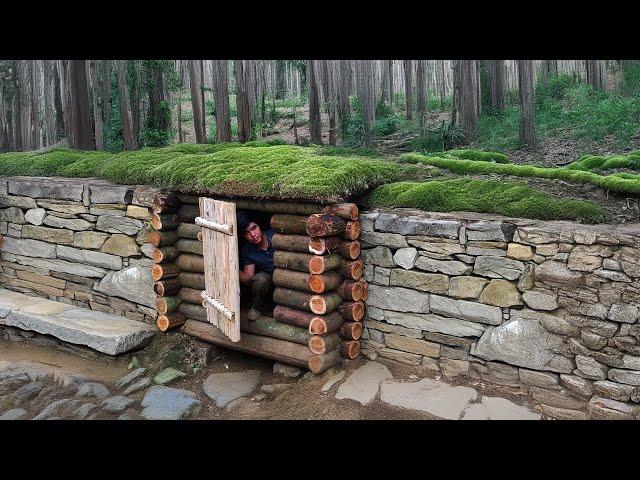 Building SECRET UNDERGROUND WOOD BUNKER & WARM SURVIVAL SHELTER in The Forest