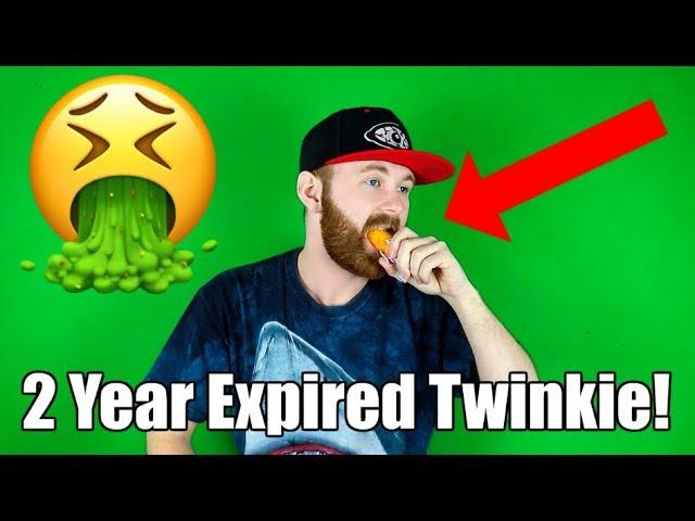 Eating EXPIRED Twinkie!! Do Twinkies Last Forever?? 2 Years Expired Twinkie Taste Test!!