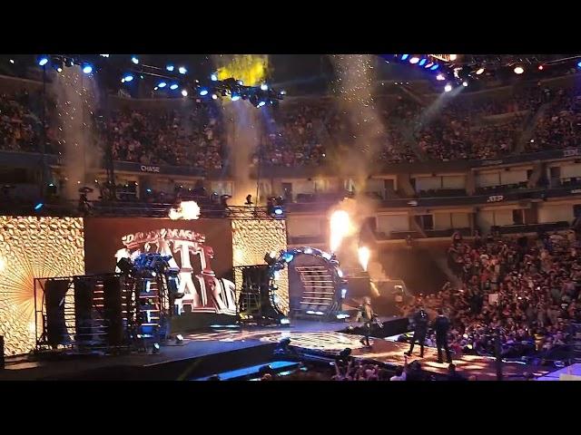 Chris Jericho vs Claudio Castagnoli  Entrances LIVE - AEW Dynamite Grand Slam