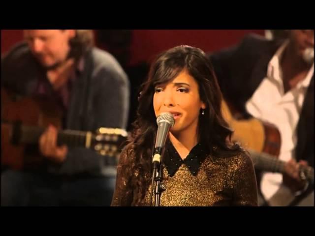 Indila - Run Run - Live in Paris