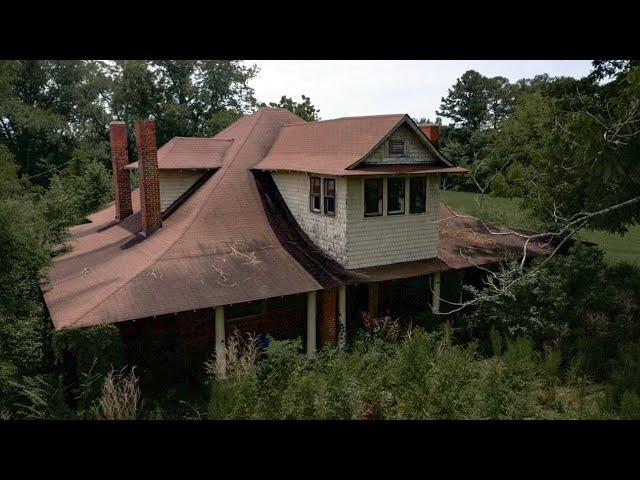 Exploring The Abandoned Marlboro Manor - South Carolina's Forgotten Tobacco House