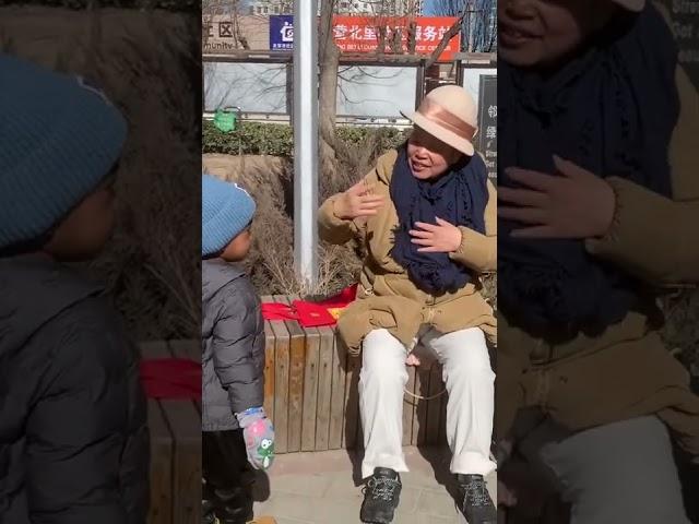 CHINESE REACTION TO BLACK FAMILY #shorts #chinese #china #blackinchina #viral