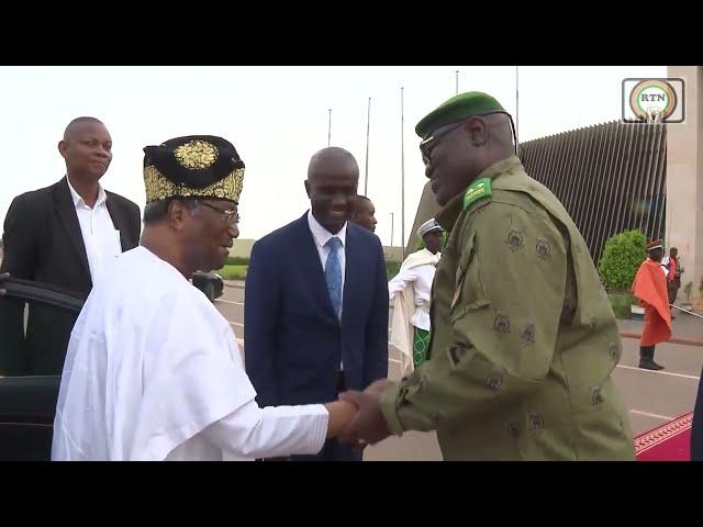 NigerBeninArrivée à Niamey des deux anciens présidents du Bénin Nicephore Soglo et Boni Yay