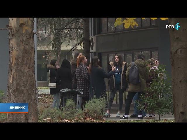 Učenici Zrenjaninske gimnazije peške na protest u Bečeju