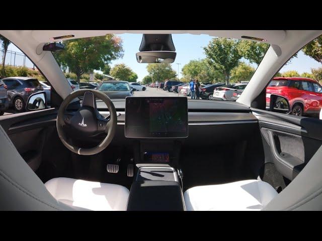 Tesla Actually Smart Summon @ Costco