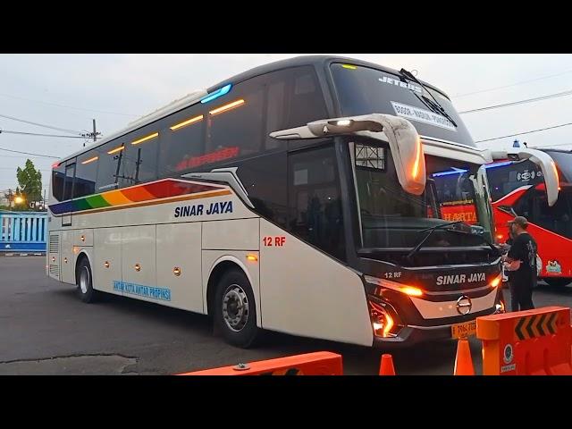 Keberangkatan 2 Unit SINAR JAYA SLEEPER DAN EXECUTIVE CLASS Terminal Maospati Magetan