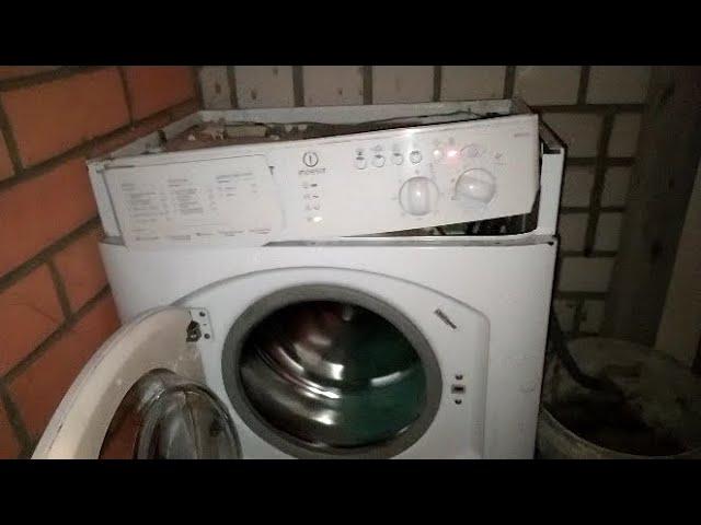 Destruction with towel a washing machine indesit