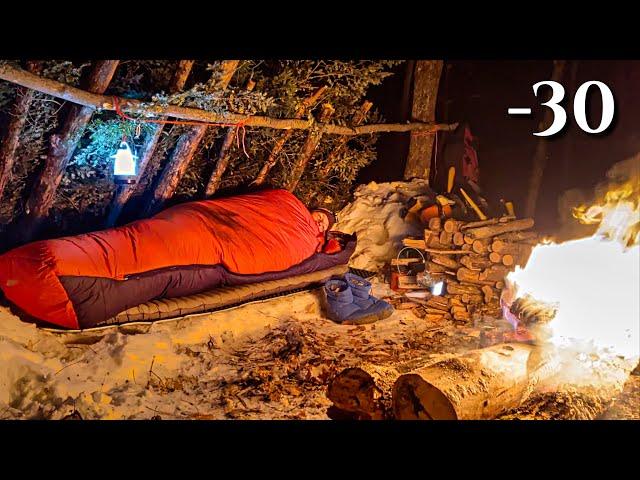 Survive -30° Night In Bushcraft Shelter Solo Winter Camping