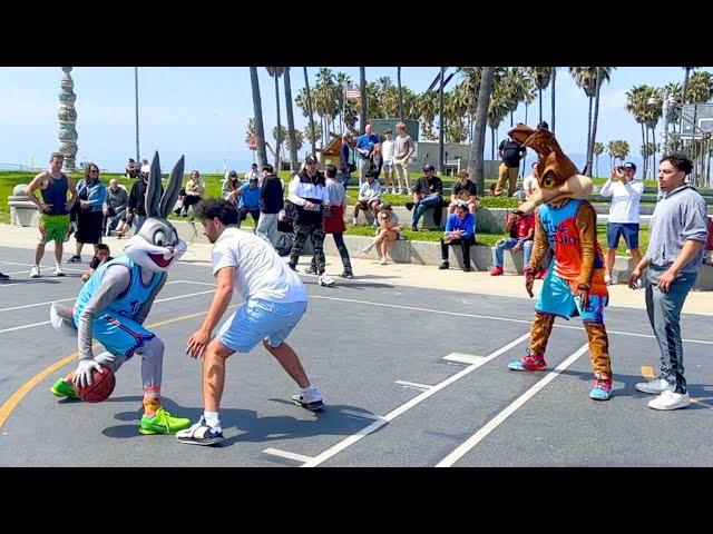 Bugs Bunny & Wile E Coyote SCHOOL Hoopers 2v2 at Venice Beach