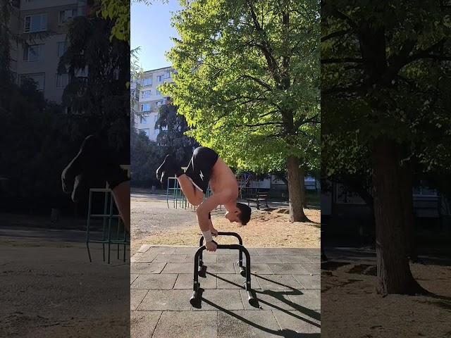 handstand combo #001