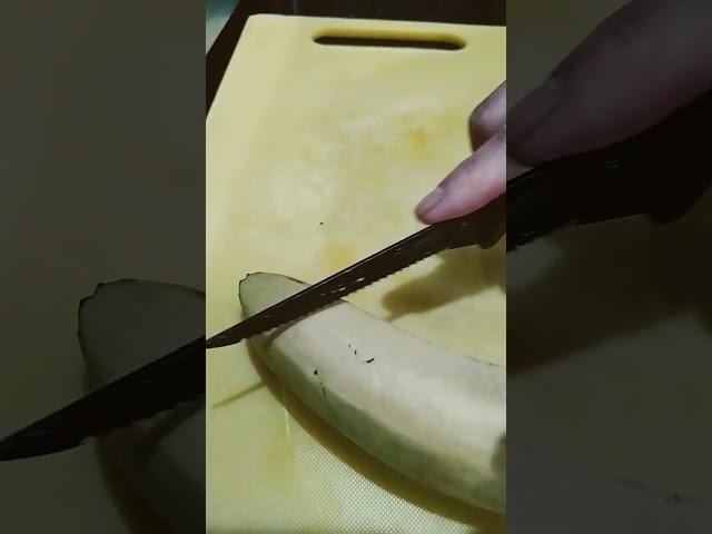 #asmr #satisfying #cutting banana #fruits #healthy #vitamins#trending #viral #shorts#shortvideo