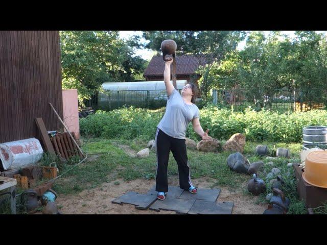 НЕЧАЯННАЯ ПОПЫТКА ЖИМА ГИРИ 24 КГ НАПОПА AN ACCIDENTAL ATTEMPT TO PRESS BOTTOM UP 24 KG KETTLEBELL