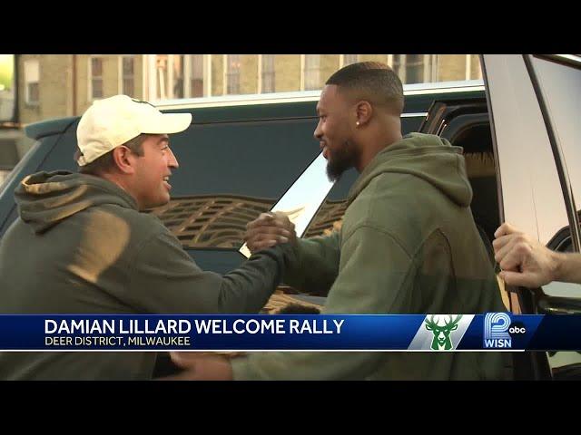 Around 5,000 Bucks fans welcome Damian Lillard to Milwaukee