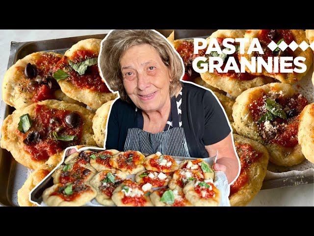 Anna makes fried mini pizza from Naples! | Pasta Grannies