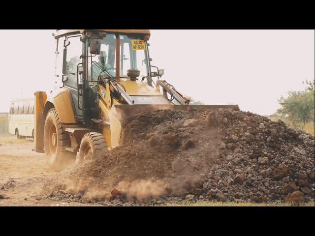 Cat® 424 Backhoe Loader Customer Story - Kalyani Patel firm - 12,500 hours of use (India)