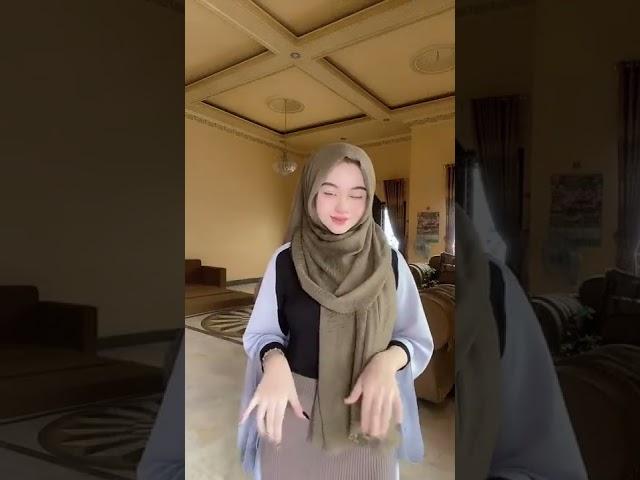 Ukhti cantik lgi asikk goyang#shorts #tiktok #viral