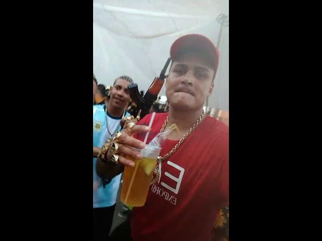 MC POZE ARMADO NO BAILE