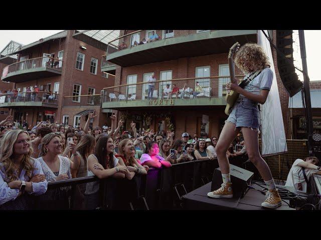 Oxford Mississippi full live blues solo. Grace Bowers & The Hodge Podge