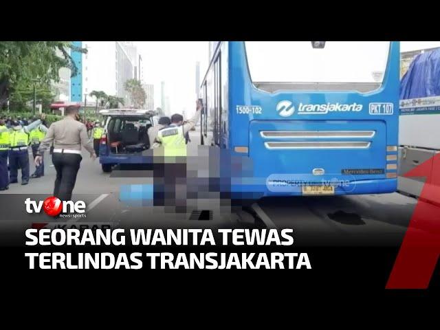 Seorang Wanita Pengendara Motor Tewas Terlindas Transjakarta | Kabar Petang tvOne