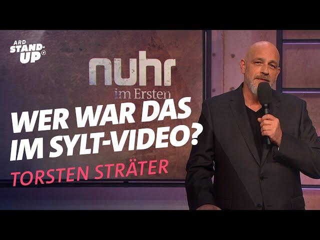 Wer legt sich einen Pullover über die Schultern? Torsten Sträter | Nuhr im Ersten