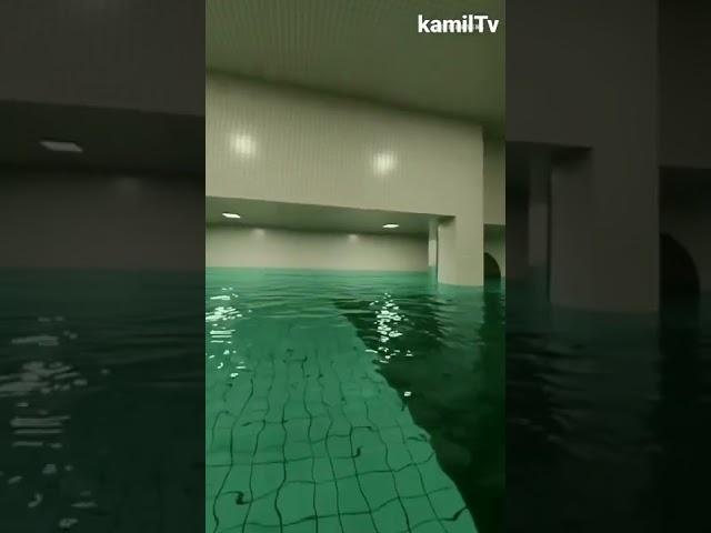 kolam renang seram, horor..  g brani nyelam ampun..