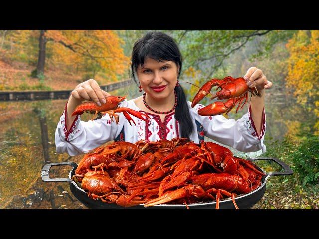 Beautiful Woman Lives in an Old Village in Ukraine! How Fresh Crawfish is Caught and Cooked