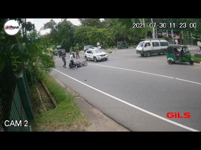 Motor bicycle Accident - Kegalle, meepitiya junction (Vidio by Dahua 2mp 3.6mm camera)