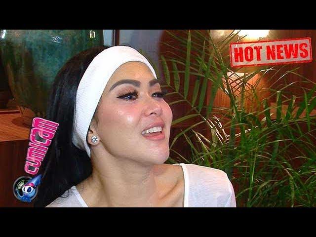 Hot News! Pakai Kaos Oblong dan Jeans Robek, Syahrini Dipanggil Miss Mecing - Cumicam