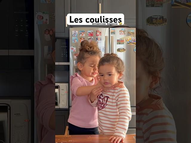 Qui a commencé ?!  pas toujours facile la cuisine entre soeurs #soeurs #sister #famille #bagarre