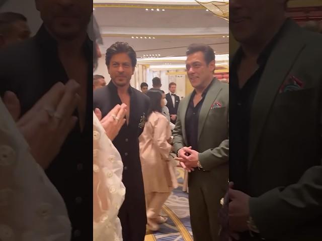 Having Shah Rukh Khan & Salman Khan in the same frame is always GOLD | #shorts #srk