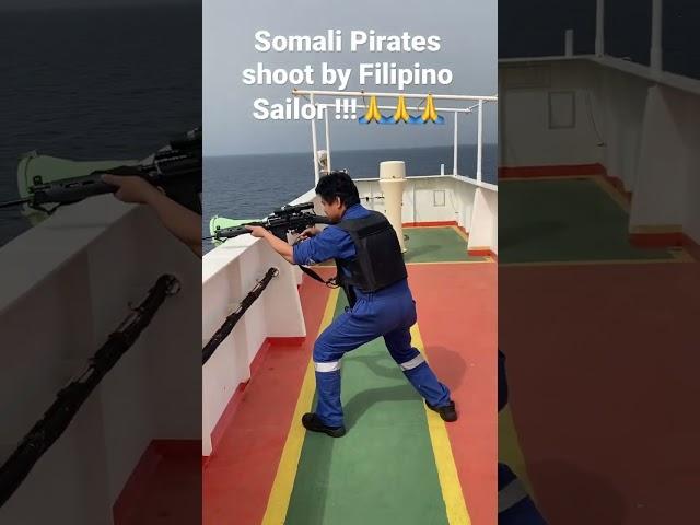 Filipino Seaman exchanged fire & shoot Somali Pirates!!!