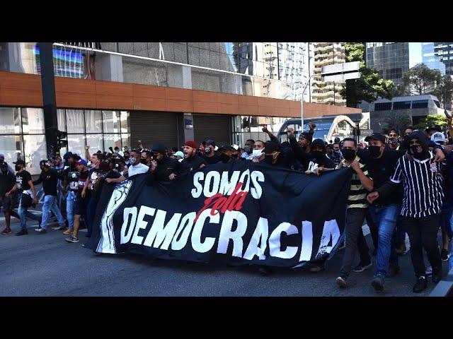 PROTESTO DA GAVIÕES DA FIEL -  #DEMOCRACIA