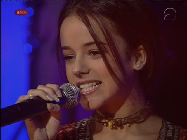 Alizee Moi Lolita 2001 10 27 // Top Of The Pops Netherlands