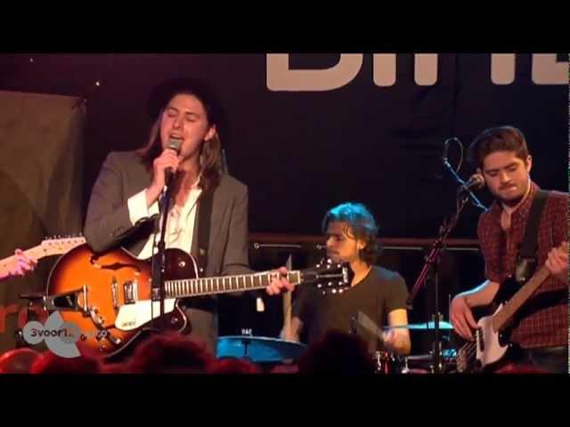 Jamie N Commons - The Preacher Sessie op Motel Mozaique 2012