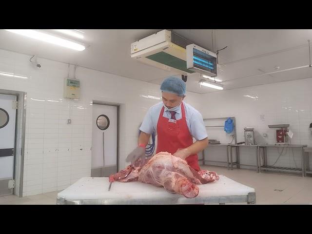 Breaking down beef forequarter