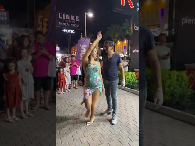 Crazy Turkish Ice Cream Man With Cute Girl Dance Mehmatyaren #turkishfood