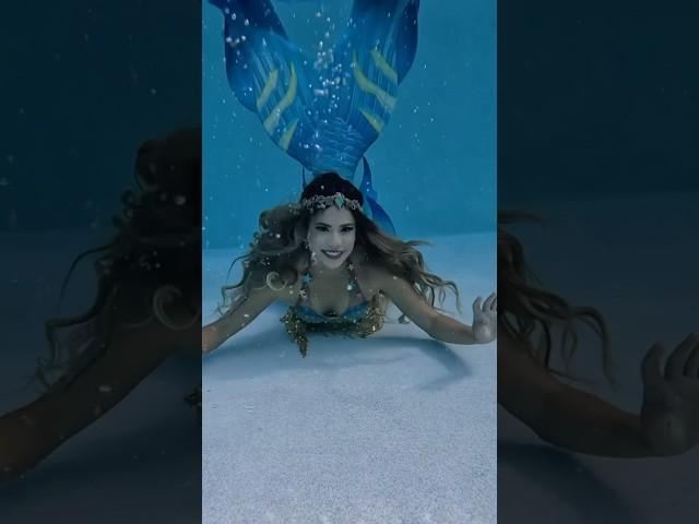 The way I slithered away  #mermaid #underwater #professionalmermaid #mermaidtail